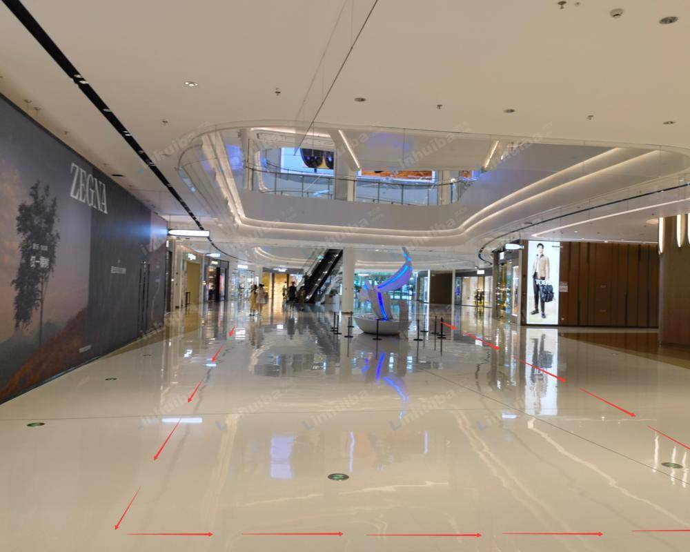 南昌武商Mall - 一层连廊