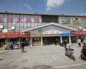 一楼出入口右侧