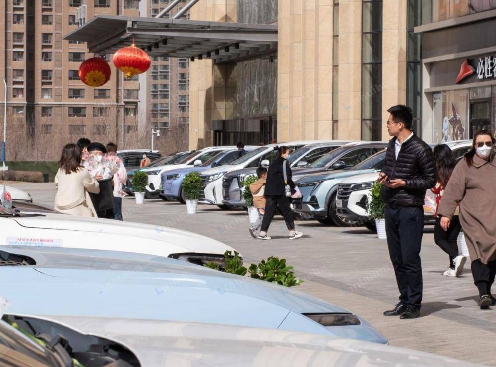 银川建发阅彩城 - 外广场