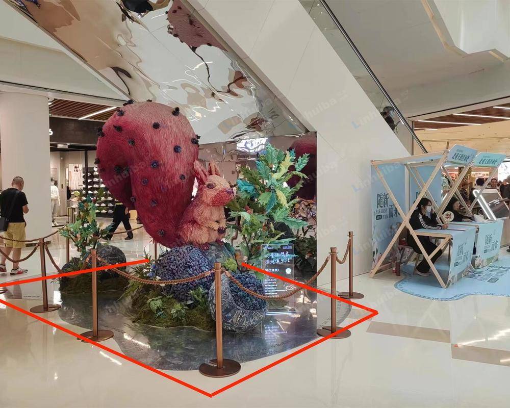 北京龙湖北苑天街 - 一层波司登店铺前