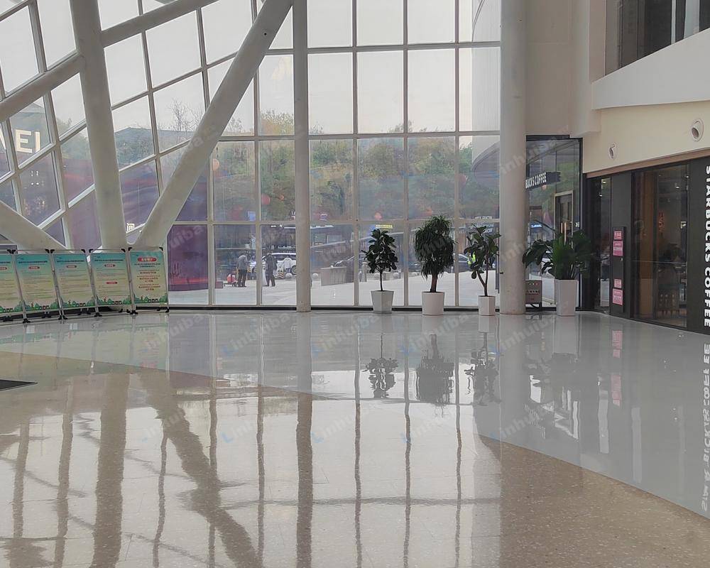 西安大悦城 - 一层钻石入口