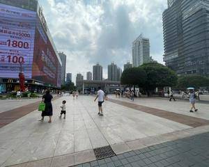 B1层美宜佳中庭