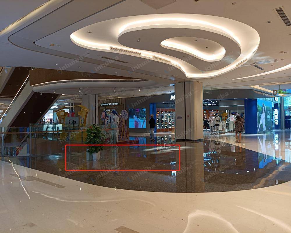 北京长楹天街购物中心 - 西区一层华为门口岛铺