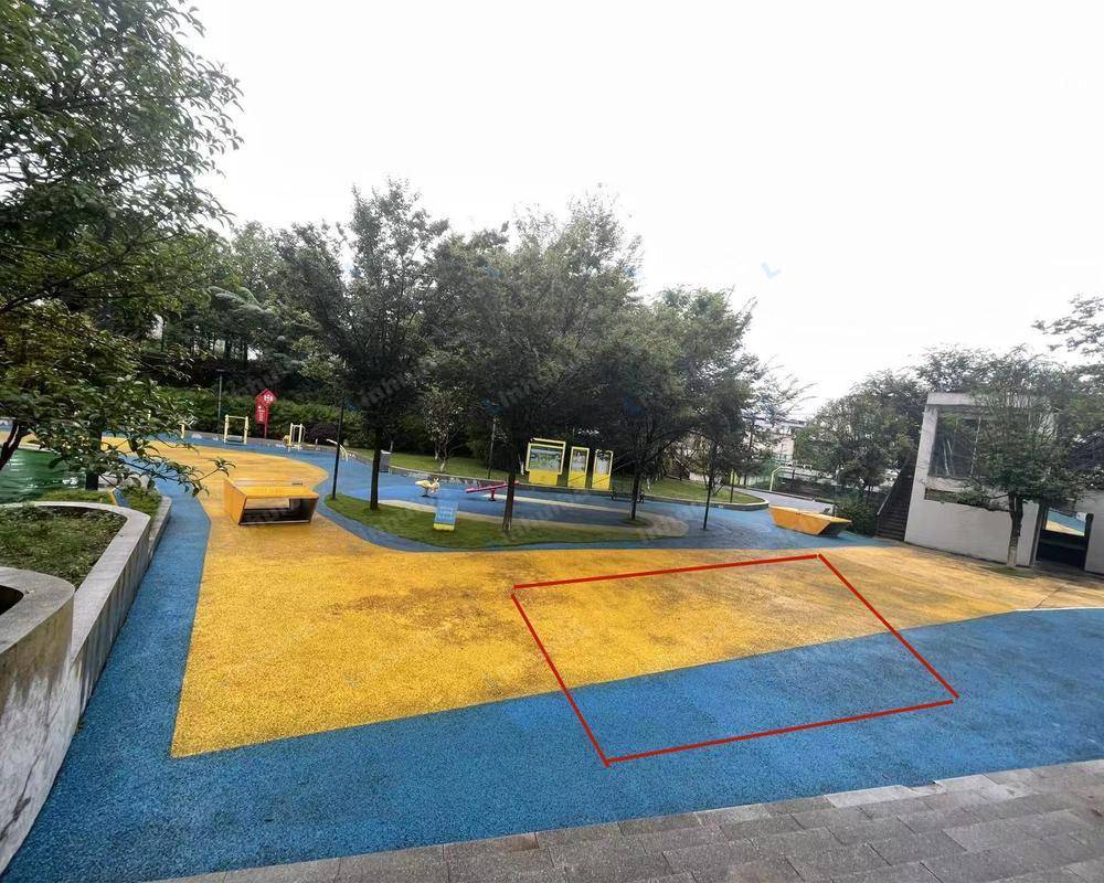 重庆复兴场南体育文化公园 - 入口乒乓球台处