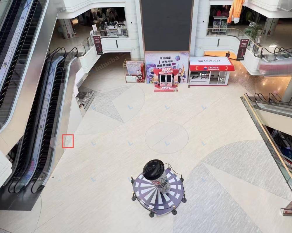 银川新华百货CCMALL - 一层中庭