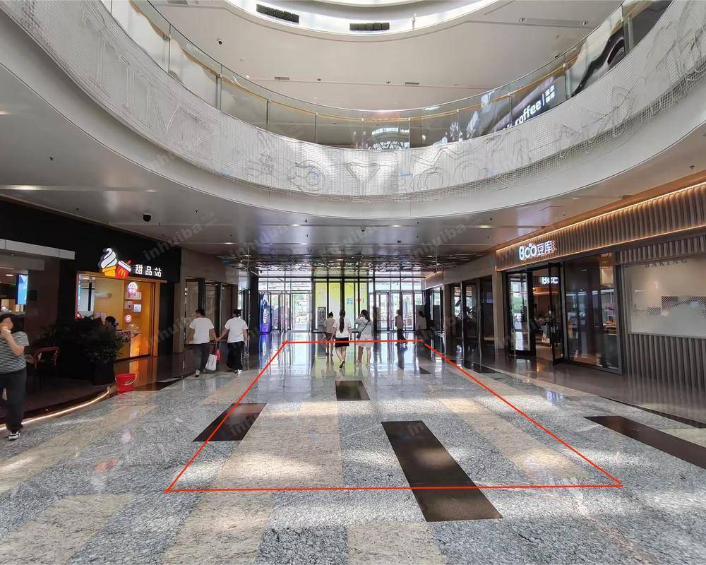 扬州金鹰国际购物中心江都店 - 一楼3号门入口处