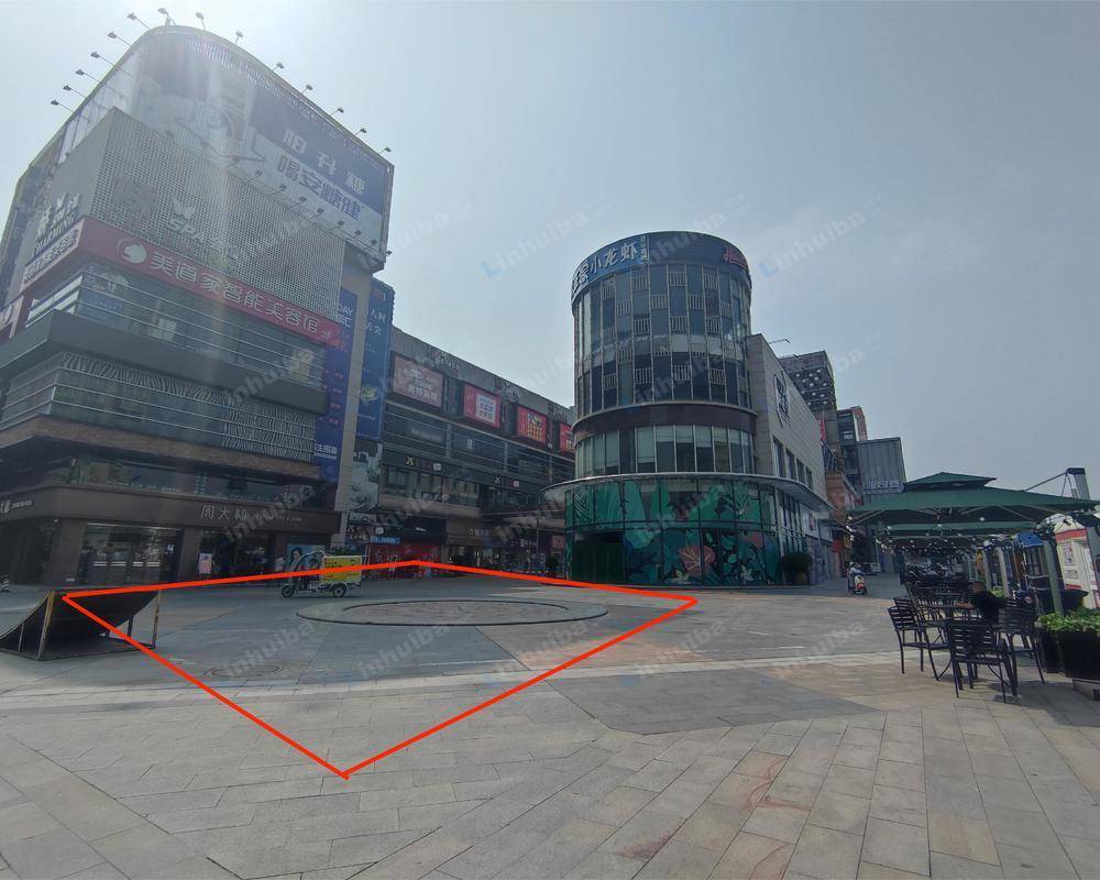 洛阳新都汇购物公园 - 一楼外广场