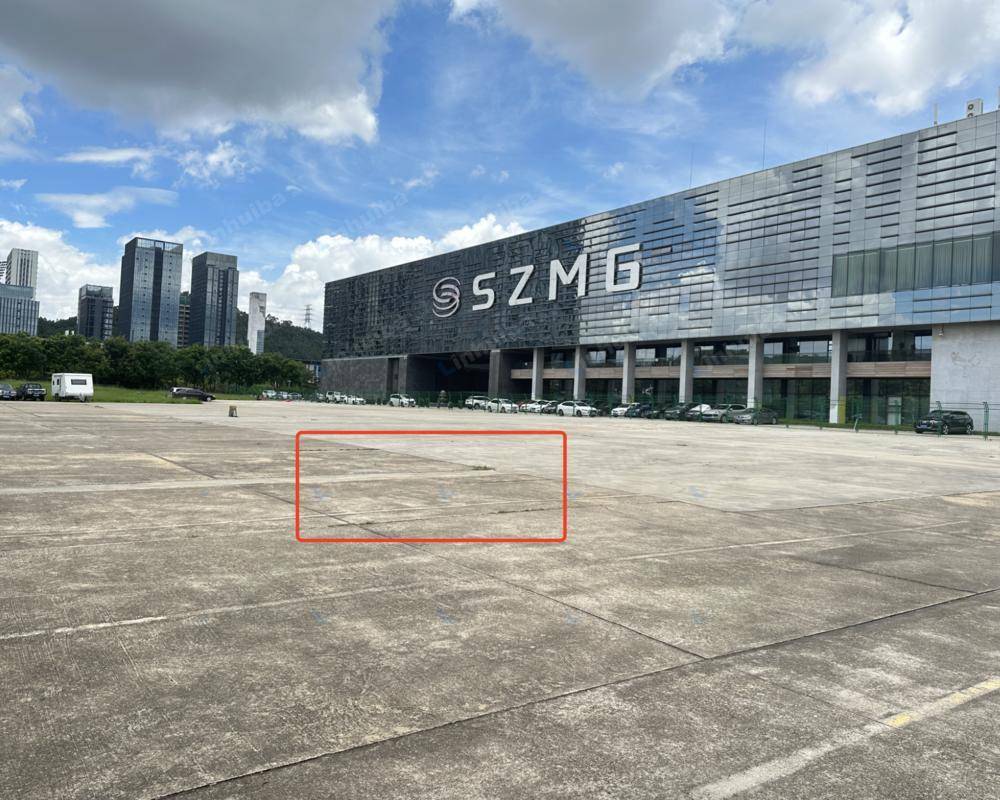 深圳广电试驾基地 - 一楼外广场