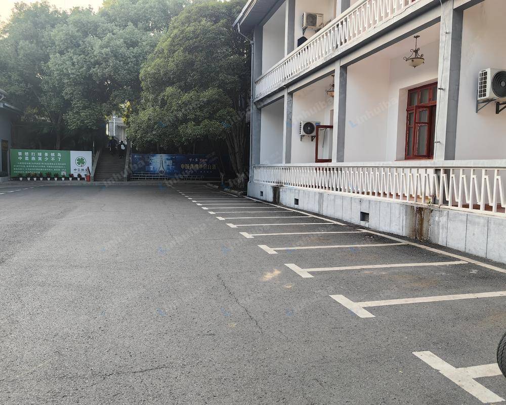 南昌翠林828高尔夫度假酒店 - 一层会所门口