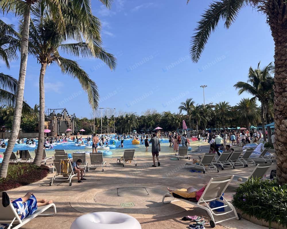 三亚亚特兰蒂斯 - 水世界造浪池边